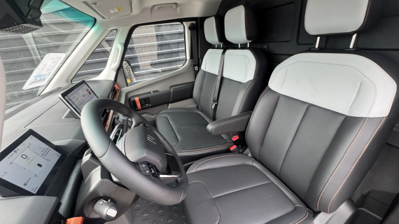 Farizon SV L3H3 106 kWh 270 Graden deuren Trekhaak 220v in laadruimte