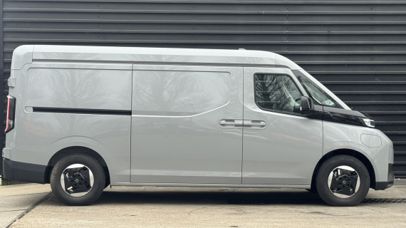 Farizon SV L2H2 83 kWh 270 Graden deuren Trekhaak 220v in laadruimte