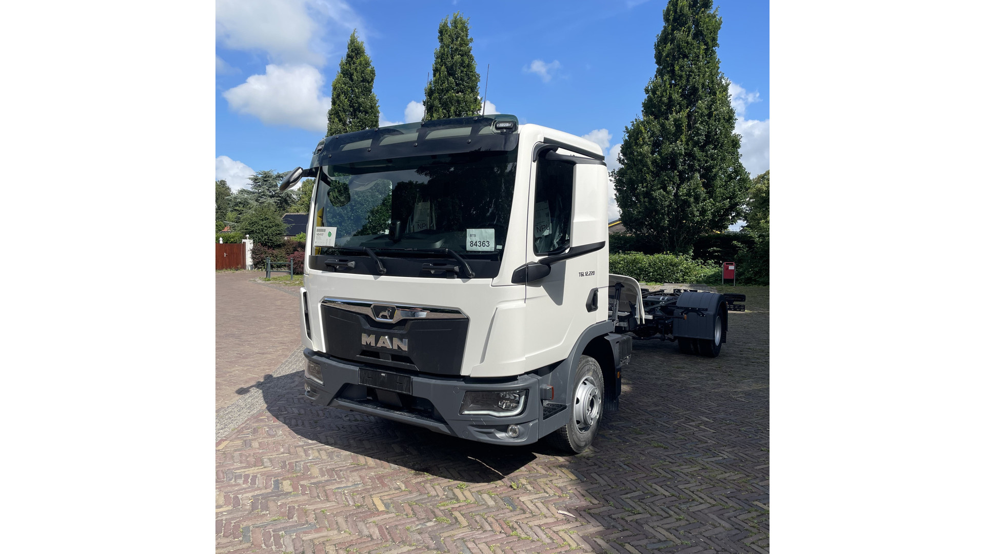 MAN TGL 12.220 4x2 BL CH