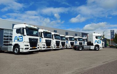 10 x TGX Trekker 4x2 BLS