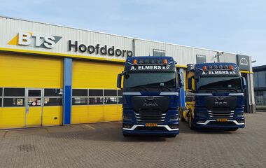 2 x TGX 18.430 4x2 BLS